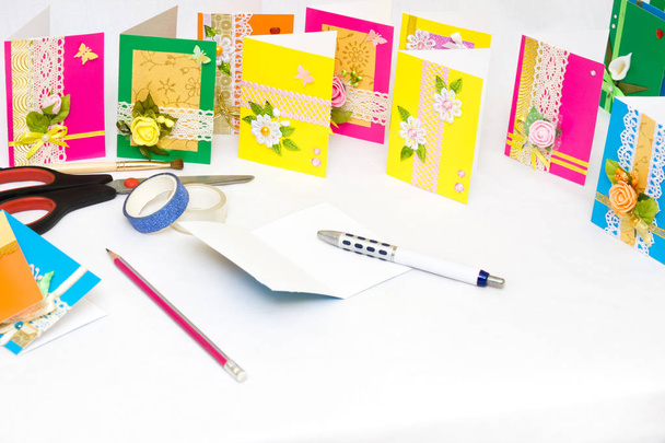 Belos cartões de saudação artesanais variados
 - Foto, Imagem
