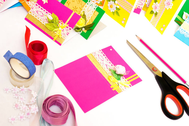Belle cartoline di auguri fatte a mano variegate
 - Foto, immagini