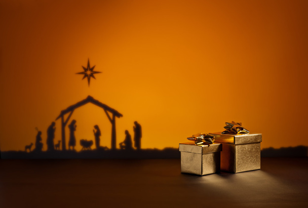 Nacimiento Jesús con presente
 - Foto, Imagen