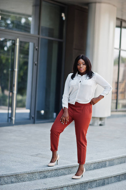 Formally dressed african american business woman in white blouse - Foto, Imagem