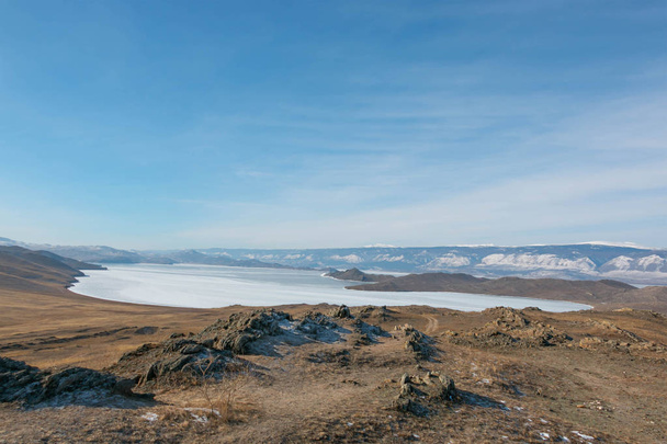Paisagem no inverno do Lago Baikal na Sibéria, Rússia
. - Foto, Imagem