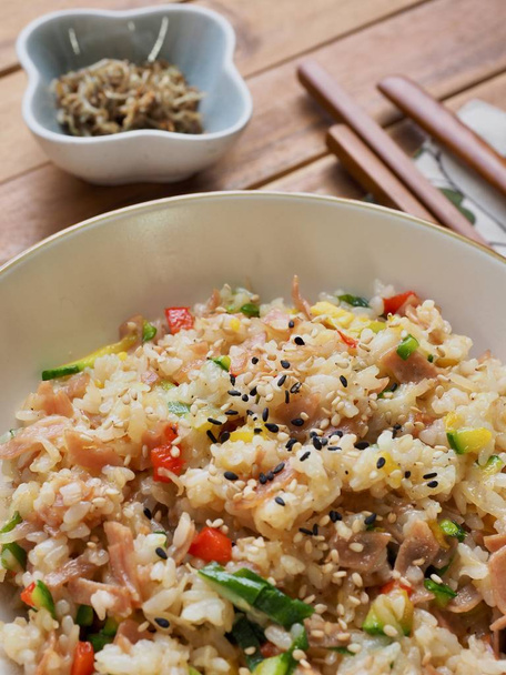 Азіатський продовольчий овочевий Смажений рис - Фото, зображення