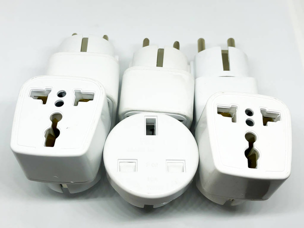Universele adapter witte achtergrond - Foto, afbeelding