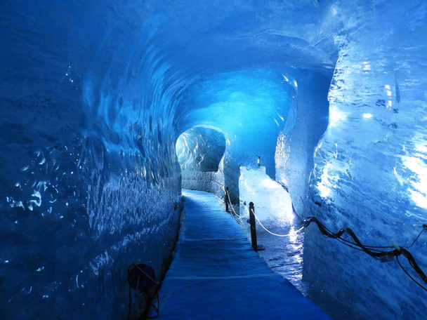 Blue Ice cave in Alpas - Fotoğraf, Görsel