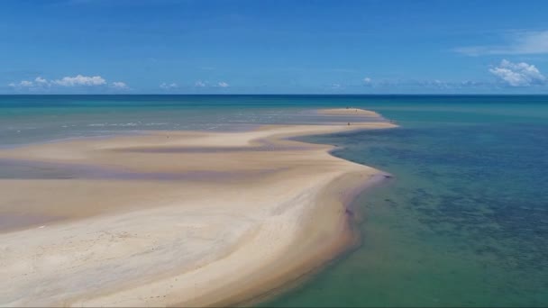 Luchtfoto van Corumbau tip, Prado, Bahia, Brazilië. Geweldige strand scène. Fantastisch landschap. Vakantie reizen. Reisbestemming. Paradisiac Beach. - Video