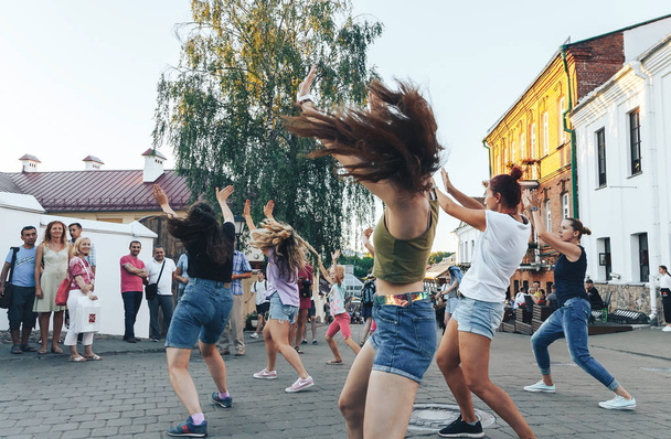 August 4, 2018 Minsk Belarus Street festivities in the evening city - Photo, Image