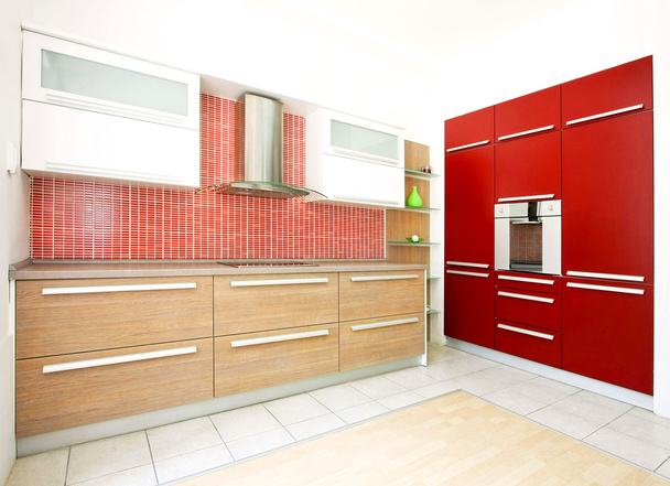 Red kitchen angle 2 - 写真・画像