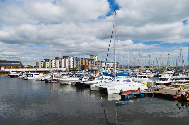 UK Wales Glamorgan Marina Port Harbour Dock Docks Swansea boat boats.UK, Wales, Glamorgan, Marina ,Port, Harbour ,Dock ,Docks, Swansea, boat ,boats, leisure,  - Foto, Imagen