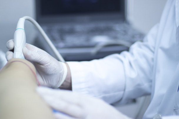 EPI dry needling ultrasound scan - 写真・画像