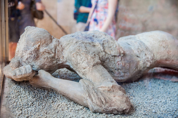 Plaster cast body of a female victim of the ancient city of Pompeii - Photo, Image