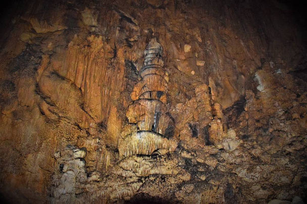 Borodino barlang. Khakassia. Oroszország. - Fotó, kép