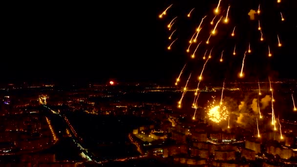 Fogos de artifício de Ano Novo, vista interior dos fogos de artifício, flashes coloridos de pirotecnia
. - Filmagem, Vídeo