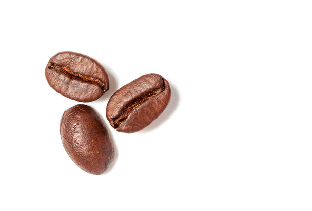 Une tartiner les grains de café isolés sur fond blanc et copier spac
 - Photo, image