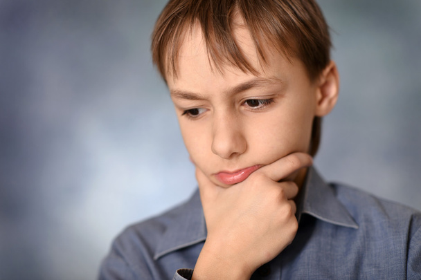 pensive little boy - Foto, afbeelding
