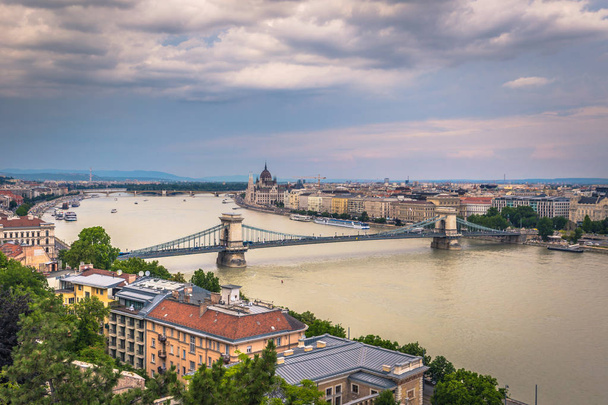 Budapest - June 22, 2019: Panoramic view of the city of Budapest - Foto, Bild