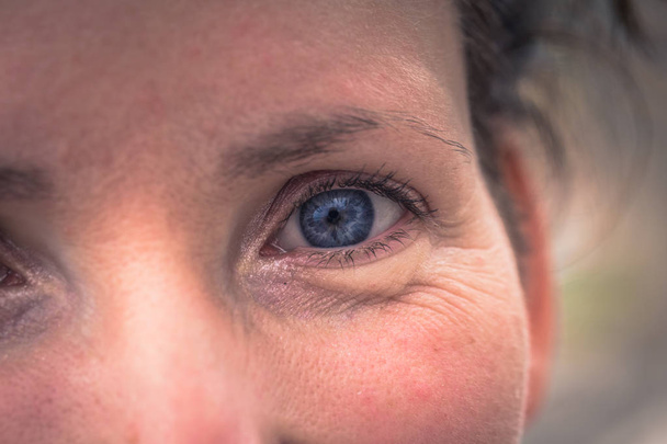 Budapest - 22 giugno 2019: Occhio blu di una donna ungherese a Budap
 - Foto, immagini