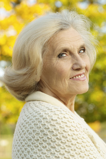 portrait of an elderly woman - Foto, imagen