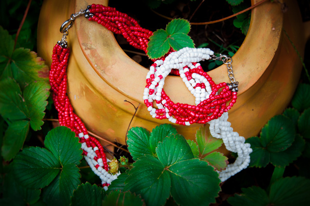 bracelet et collier avec perles
 - Photo, image