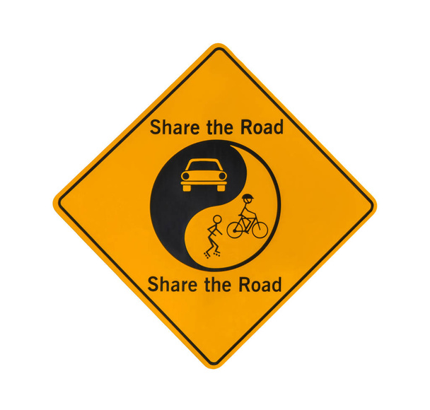Compartir el letrero amarillo de carretera aislado sobre fondo blanco
. - Foto, imagen
