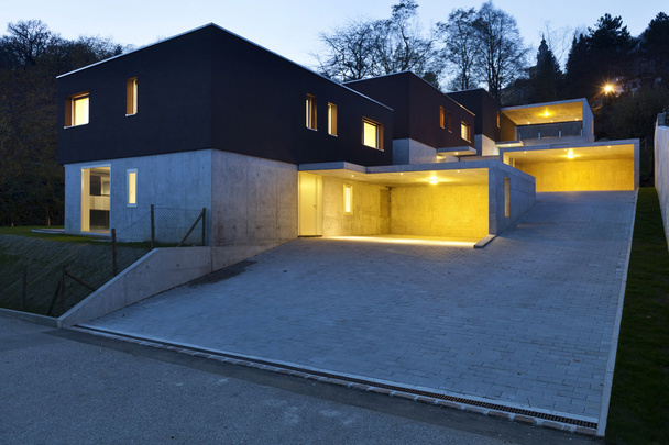 Modern house by night - Fotografie, Obrázek