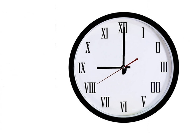 римські цифри настінний годинник
 - Фото, зображення