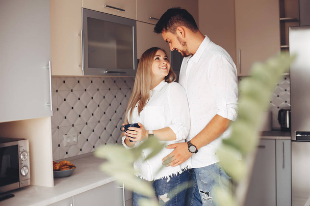 Beautiful couple at home - Foto, imagen
