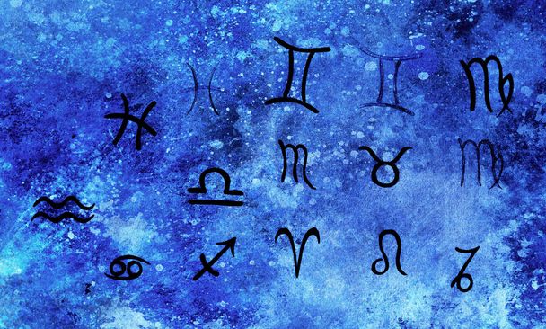 Horóscopo dibujado a mano símbolos astrológicos, fondo azul
. - Foto, Imagen