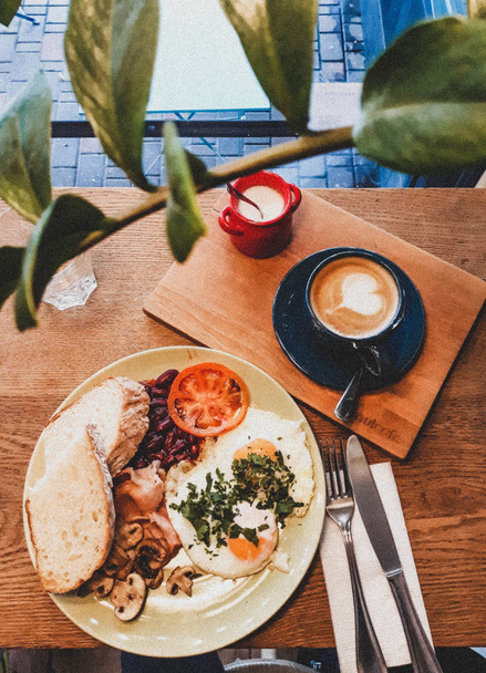 English breakfast with coffee - Fotó, kép