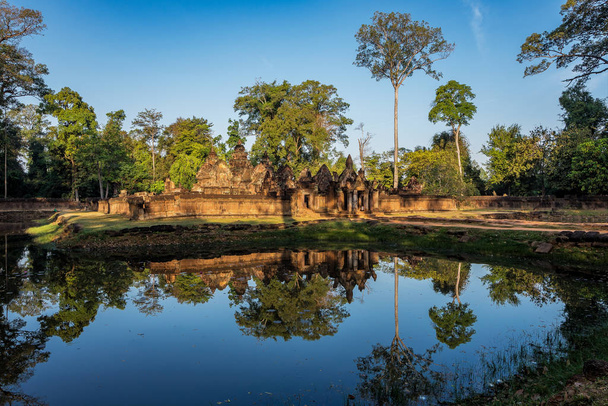 Banteay Srei es un templo hindú dedicado a Shiva en Angkor, Camboya
 - Foto, Imagen