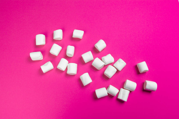 marshmallows on a pink background. top view - Photo, image
