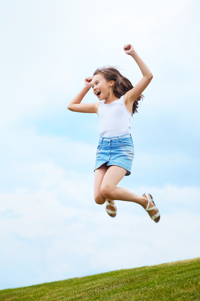 jumping girl - Fotoğraf, Görsel