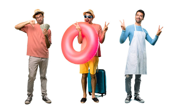 Gruppo di uomini con fatture, chef e uomo con cappello e occhiali da sole
 - Foto, immagini