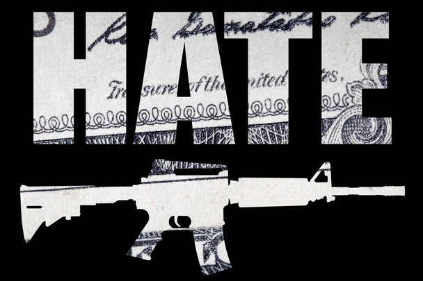 Hassschrift mit Waffe, Geld auf schwarzem Hintergrund. - Foto, Bild