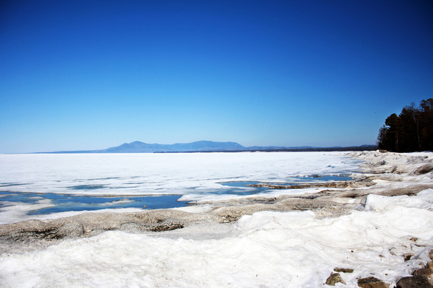 Deniz Baykal altında buz Dağları'nın arka plandaki - Fotoğraf, Görsel