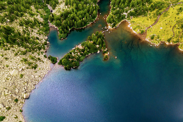 Lago Violeta - Vale do Poschiavo (CH) - vista aérea
 - Foto, Imagem