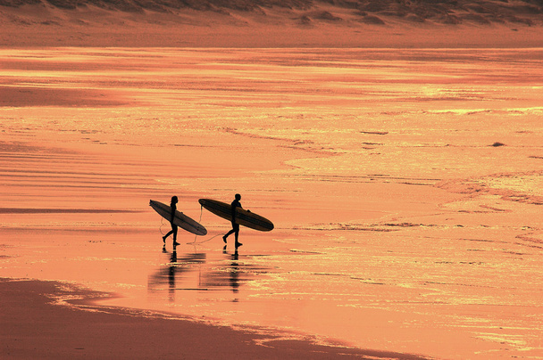 Surfisti a piedi
 - Foto, immagini