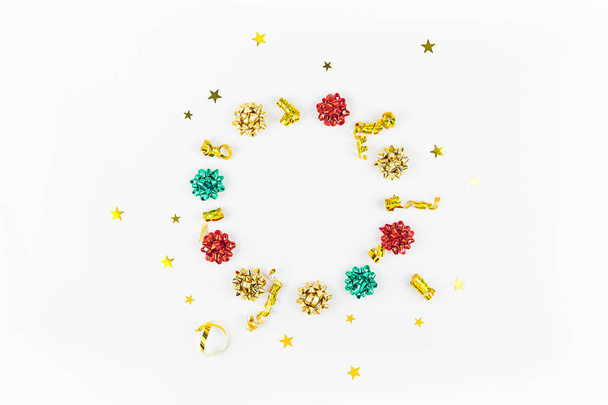 Composition de Noël avec cadre doré
 - Photo, image