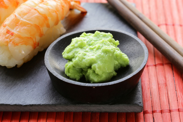 горчичный соус васаби для японской кухни - Фото, изображение