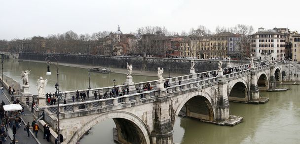 Tiber-joki Roomassa, Italiassa
 - Valokuva, kuva
