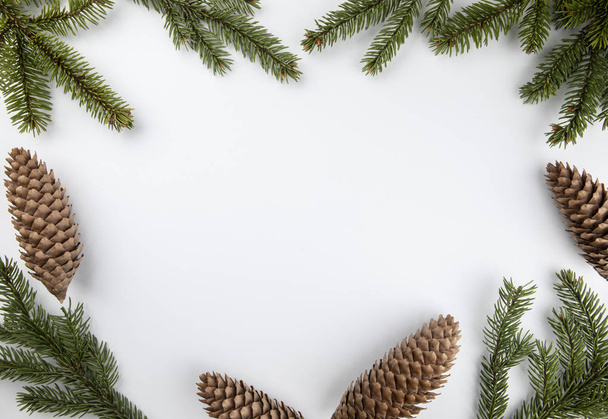 Weihnachtsrahmen mit immergrünem Tannenbaum - Foto, Bild