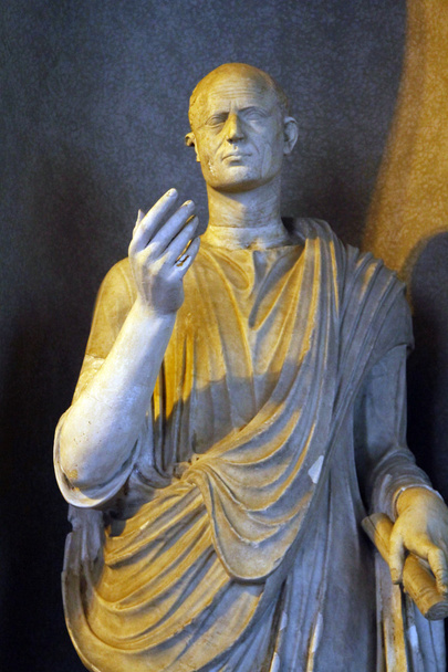 male statue details of Vatican museums - Φωτογραφία, εικόνα