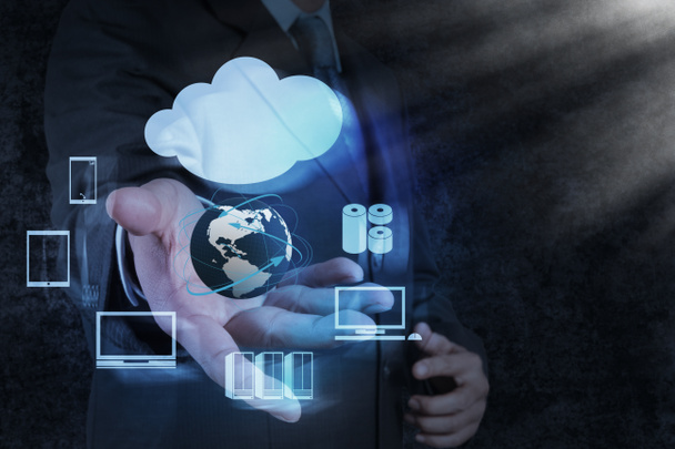 Empresario mano muestra un diagrama de Cloud Computing
 - Foto, imagen