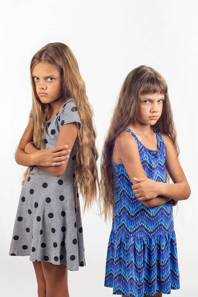 Dvě sestry jsou v nepřátelství - Fotografie, Obrázek