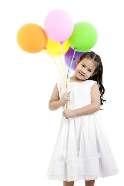 Balonlar ile küçük bir kızdan izole studio resim - Fotoğraf, Görsel