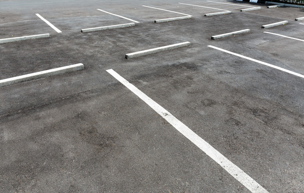 Parque de estacionamento vazio
 - Foto, Imagem