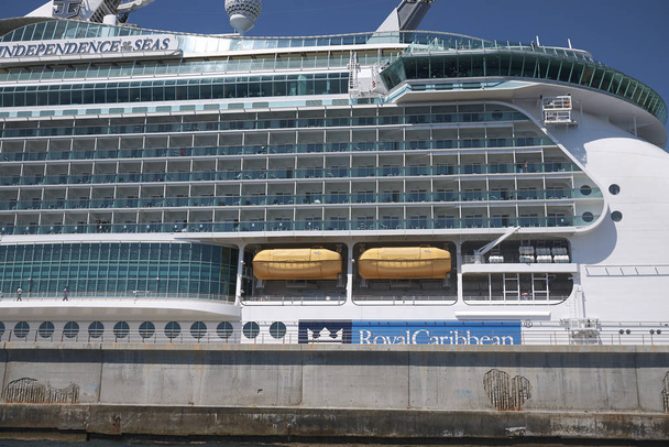 Eivissa, Ibiza, Balearic Islands - September 1, 2014 : Royal Caribbean Cruise, Independence of the Seas in Eivissa harbor - 写真・画像