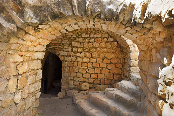 gerestaureerde traditionele Joodse residentiële wijk van de vroege Middeleeuwen in de oude stad van Safed, centrum van Kabbala en joodse mystiek in Upper Galilee, Israël - Foto, afbeelding