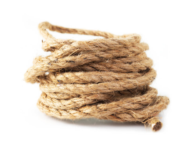 Longue corde brune rugueuse
. - Photo, image