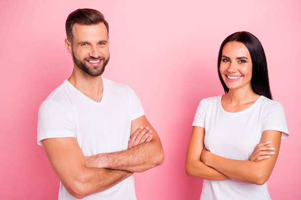 Portrait of his he her she two nice attractive lovely cheerful cheery spouses folded arms idyllic harmony match isolated over pink pastel background - Fotografie, Obrázek