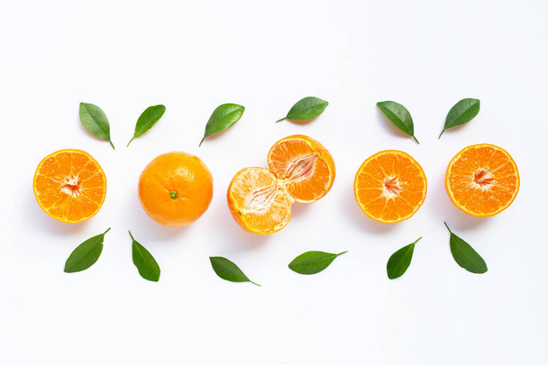 Fresh orange citrus fruit isolated on white background. - Fotoğraf, Görsel
